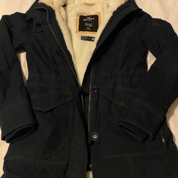 Navy Blue Hollister Winter Coat - Picture 2 of 4